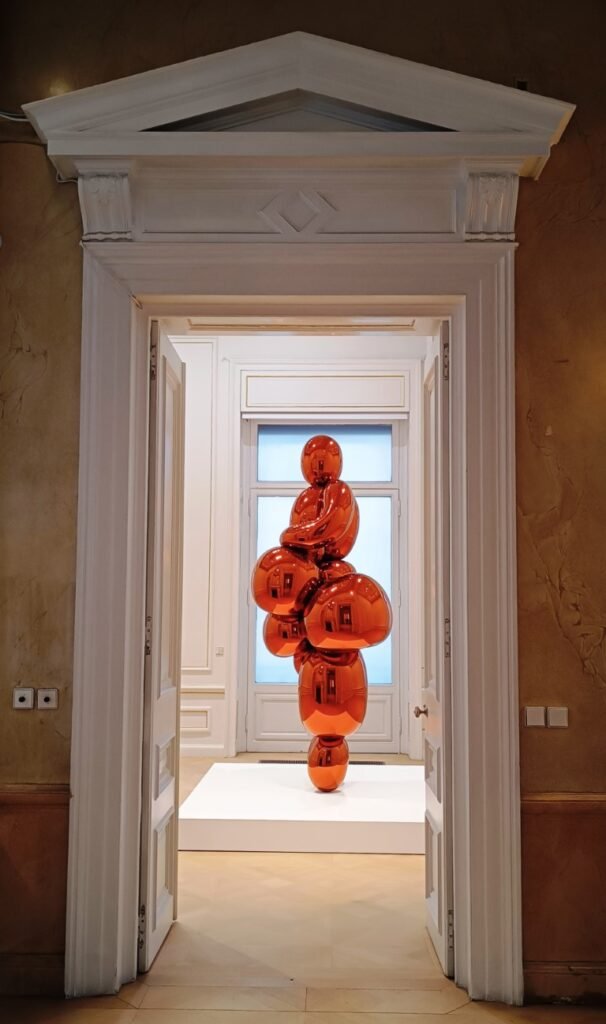 JEFF KOONS