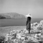 «ΒΛΕΜΜΑ ΣΤΟΝ ΚΟΣΜΟ» – ΟΙ ΦΩΤΟΓΡΑΦΙΕΣ ΤΗΣ JOAN LEIGH FERMOR ΣΤΟ ΜΟΥΣΕΙΟ ΤΗΣ ΥΔΡΑΣ